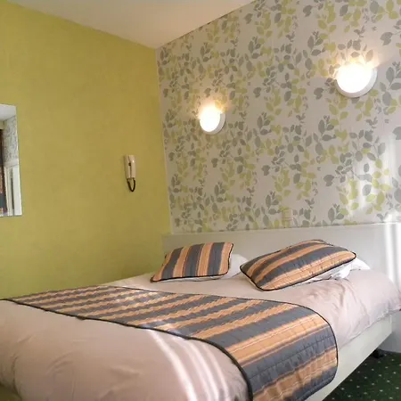 Strandhotel מלון 2*